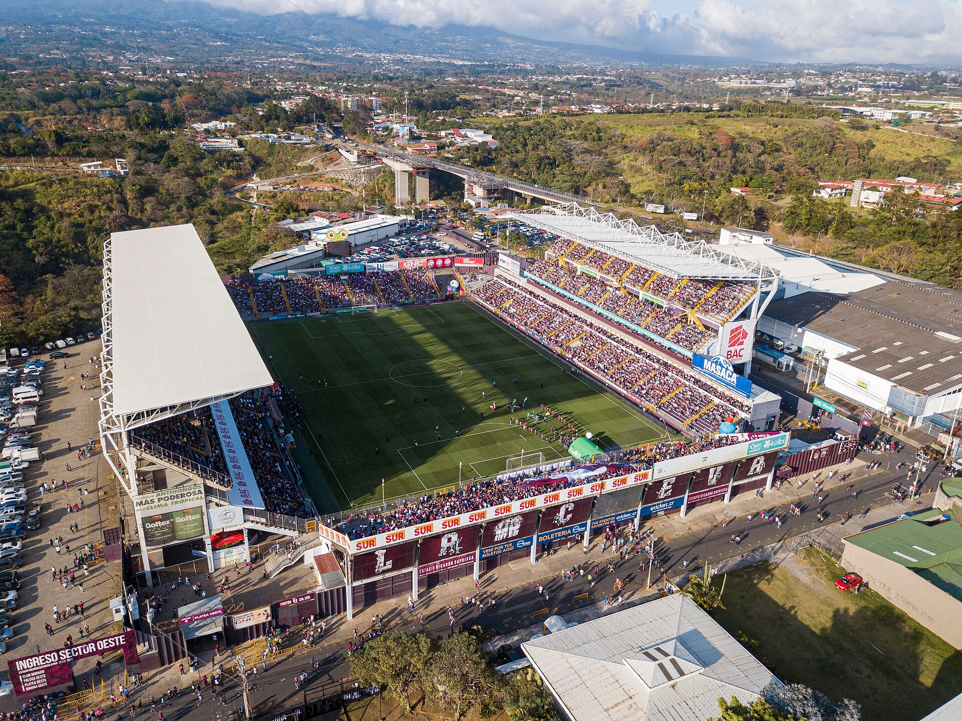 Costa Rica sports: the Estadio Ricardo Saprissa full before a clásico