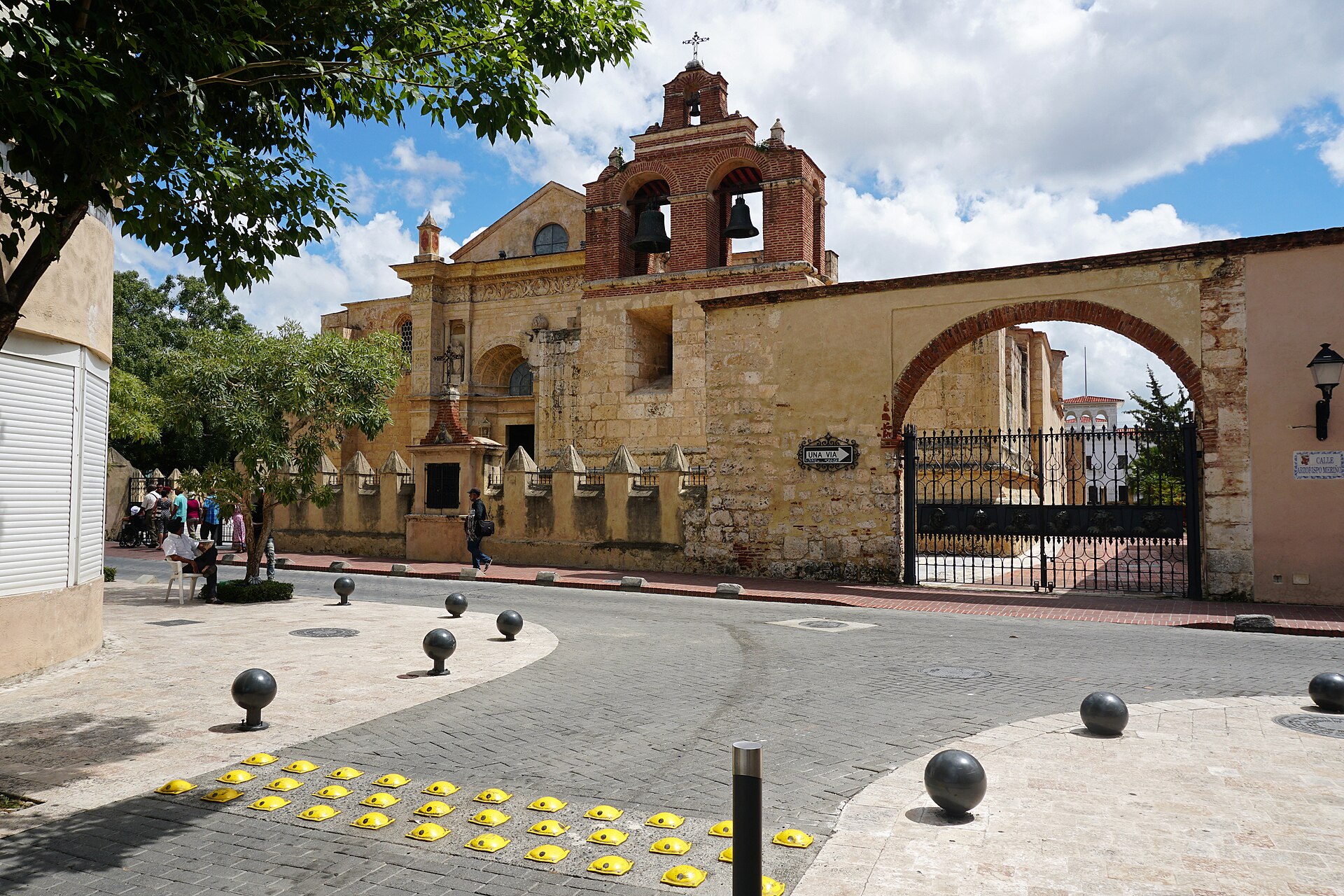 Dominican Republic history: a street in the Colonial City of Santo Domingo