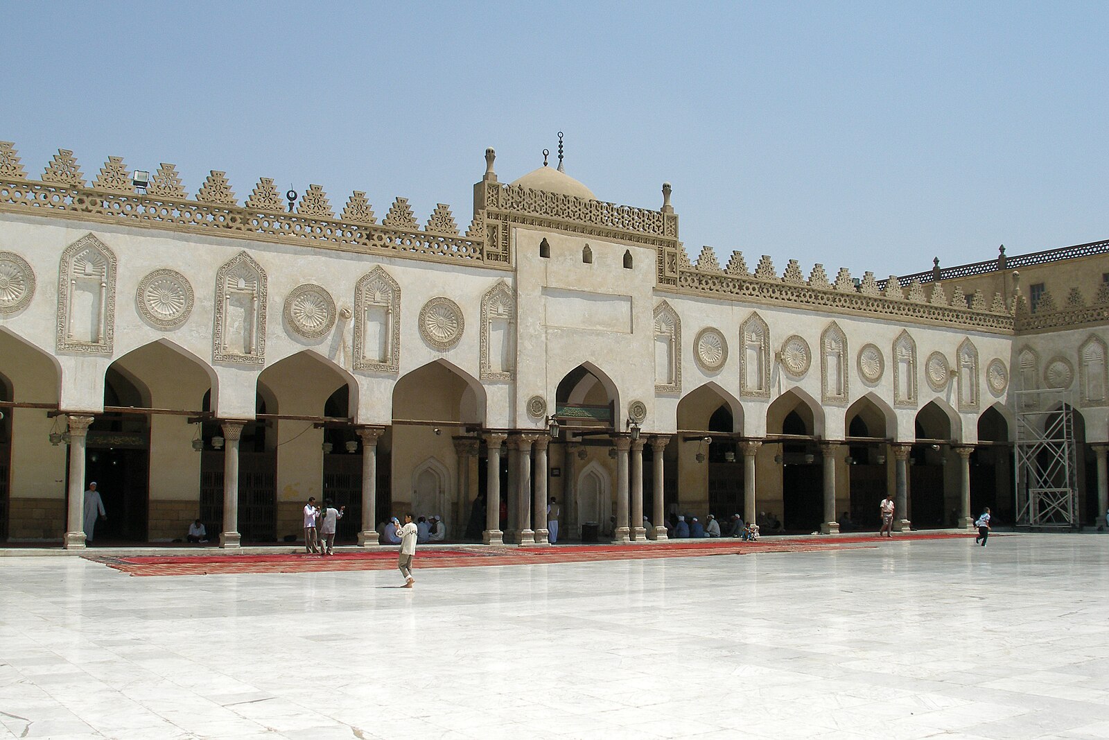 Egypt power and religion: the courtyard of Al-Azhar Mosque in Cairo