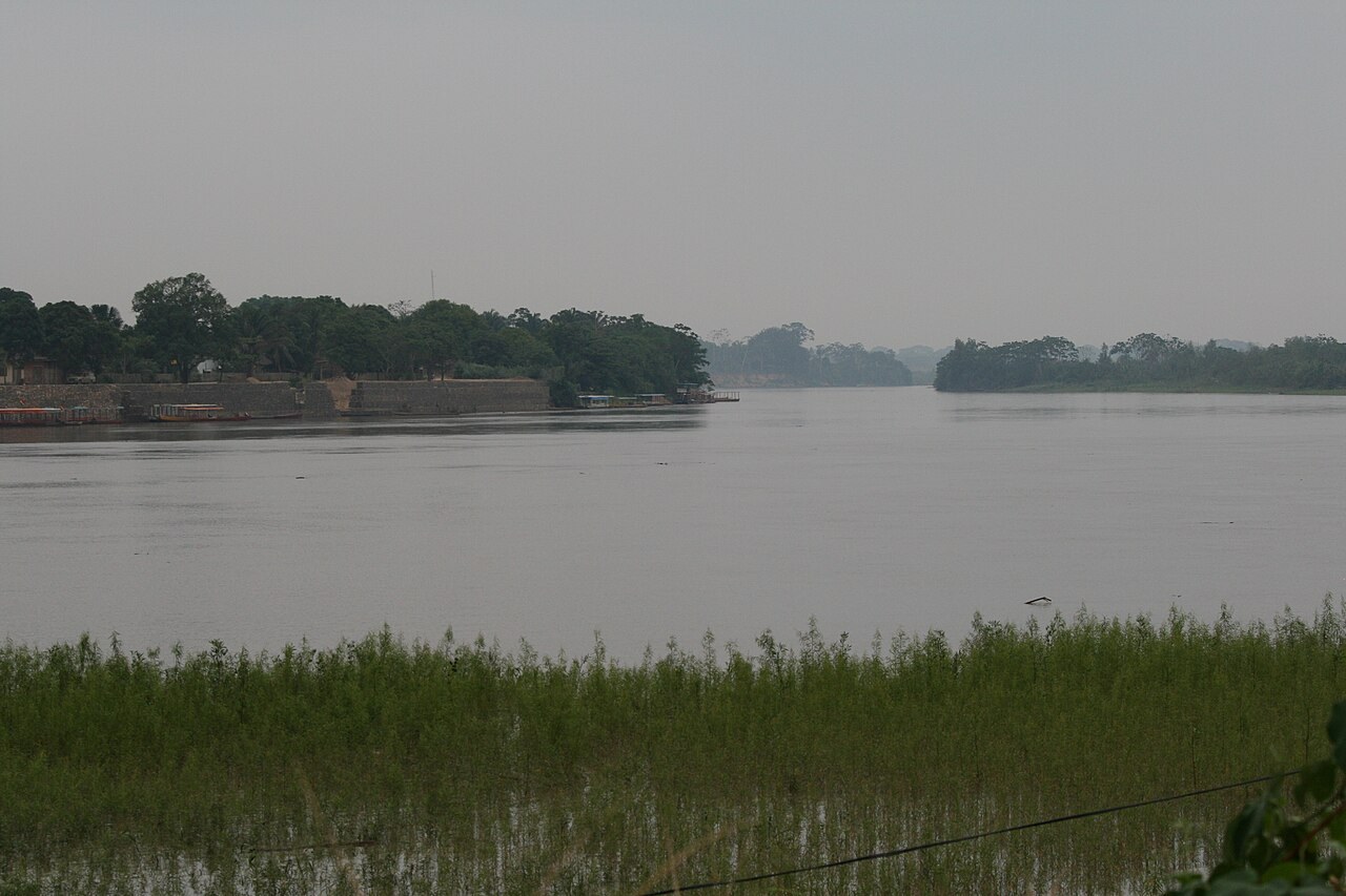 Bolivia gold mining - The wide Beni river at Rurrenabaque in the Bolivian Amazon