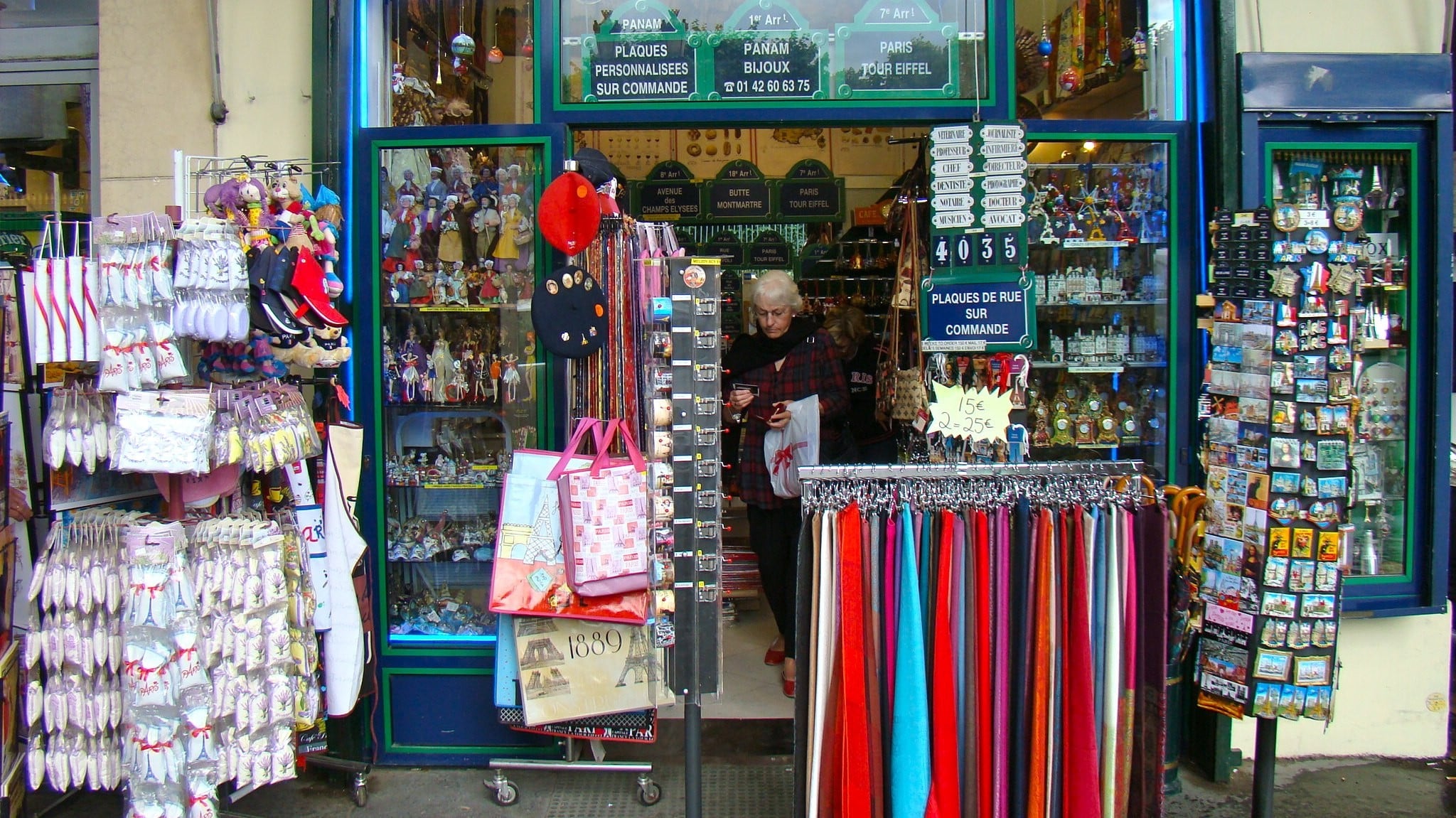 Souvenir shop on the rue de Rivoli in central Paris