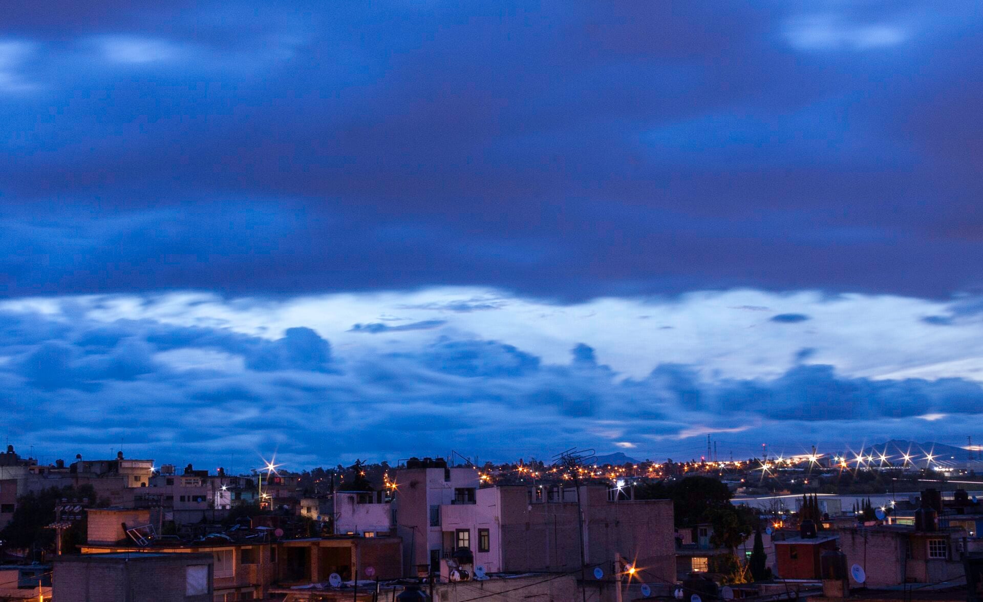 Mexico IPC Slips 0.2% as Peso Gains 0.8% | Mexico Market Report, Oct 2