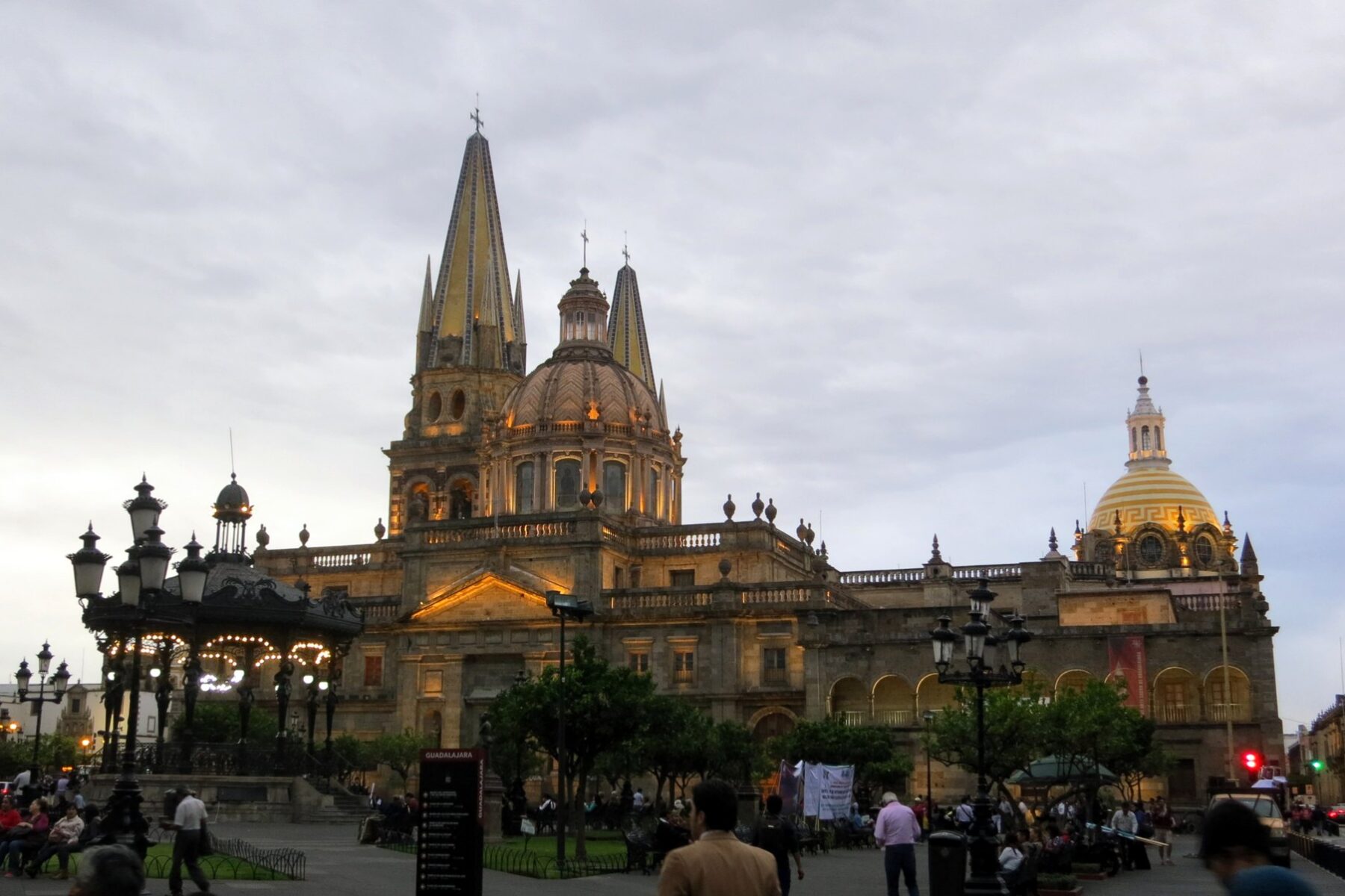 Guadalajara Cathedral and the Plaza de los Laureles bandstand at dusk