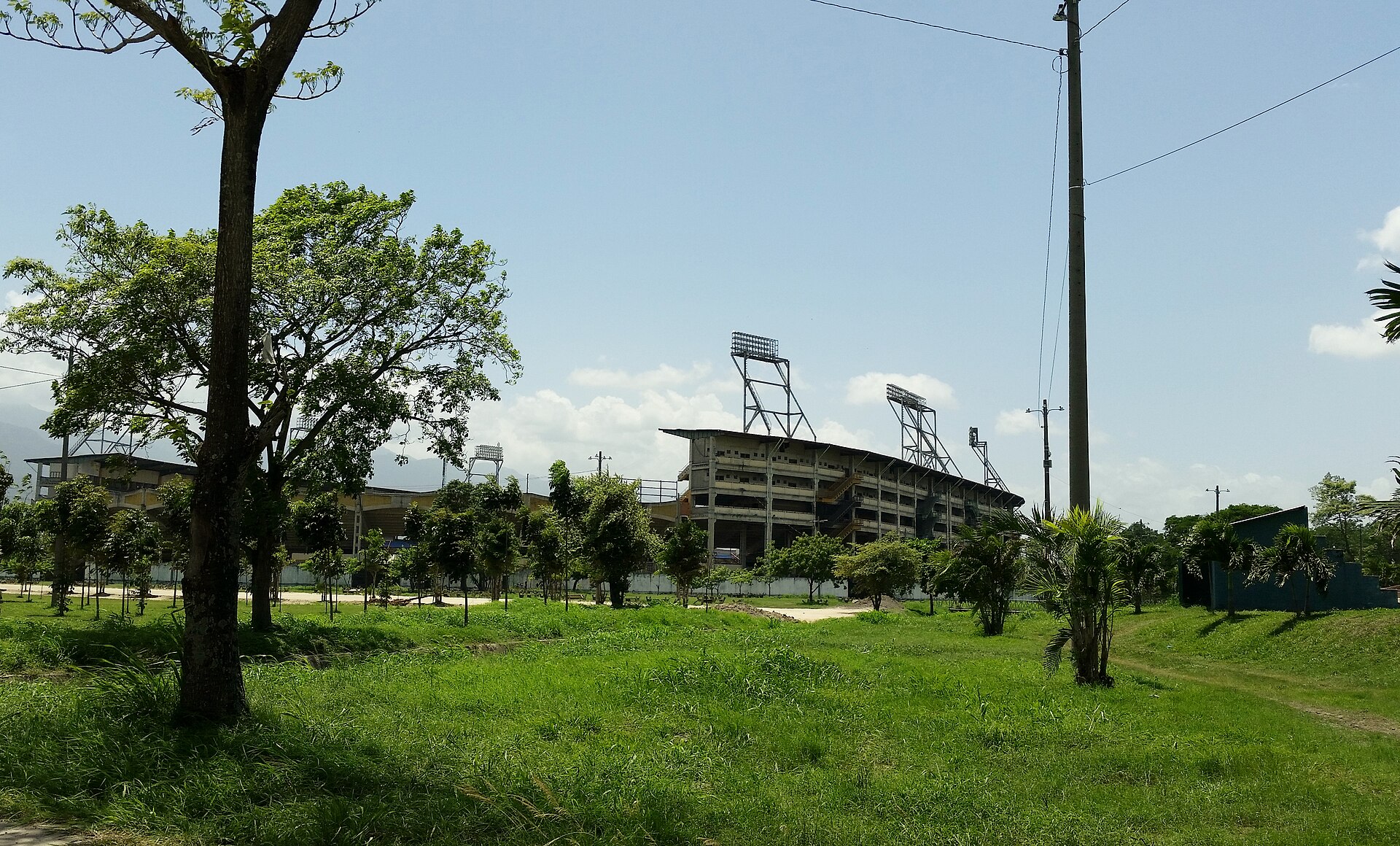 Floodlight towers and stands of the Estadio Olímpico Metropolitano in San Pedro Sula, Honduras