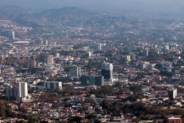 Honduras continent-wide: view of Tegucigalpa, the capital, from the surrounding mountains