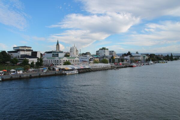 View of the Valdivia riverfront, Chile, seen from the Pedro de Valdivia Bridge, the city that hosts IRONMAN Valdivia on 29 November 2026