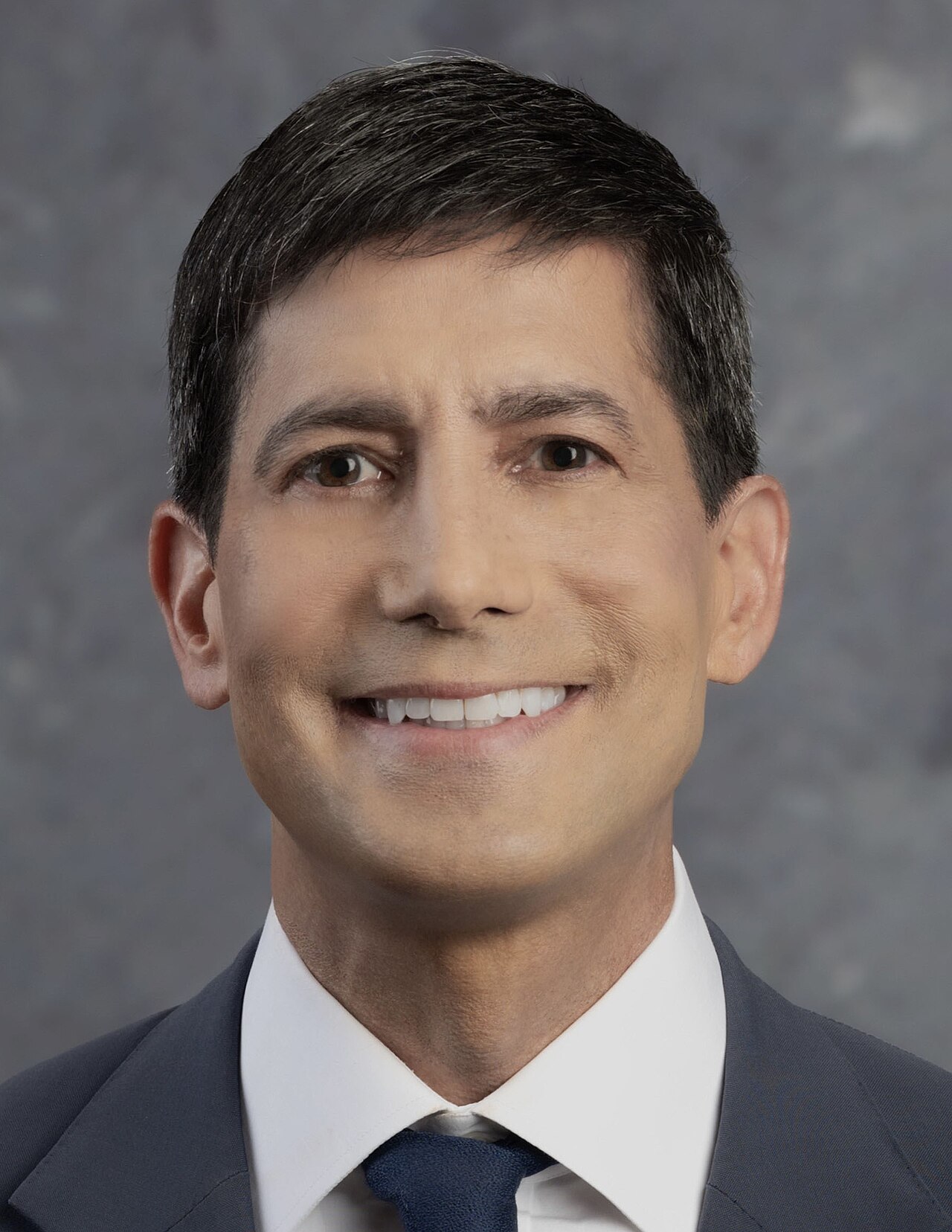 Official portrait of Kevin Warsh, Chair of the US Federal Reserve