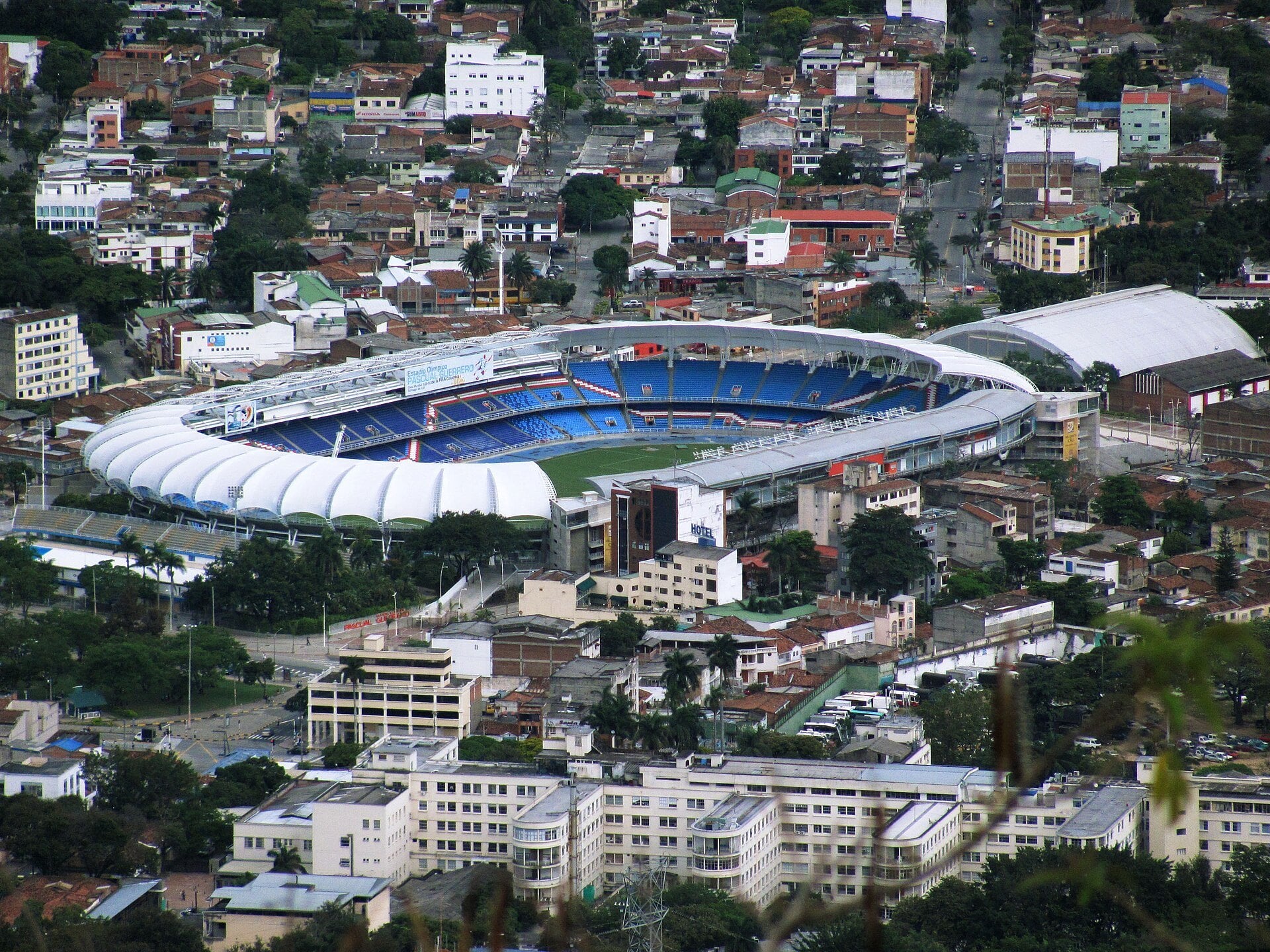 The Pascual Guerrero stadium in Cali seen from the Cristo Rey hill, surrounded by city blocks
