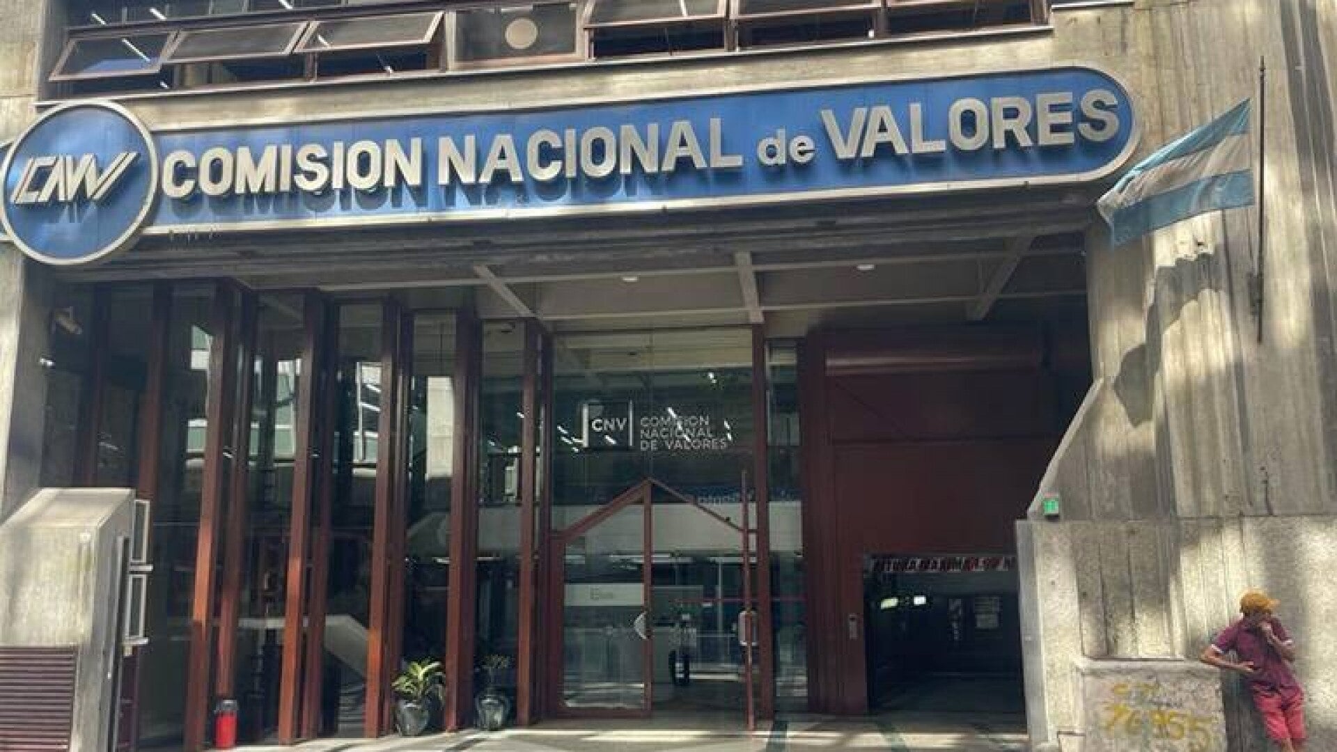 Argentina Drafts Hack Reporting and 15% Deal Rules