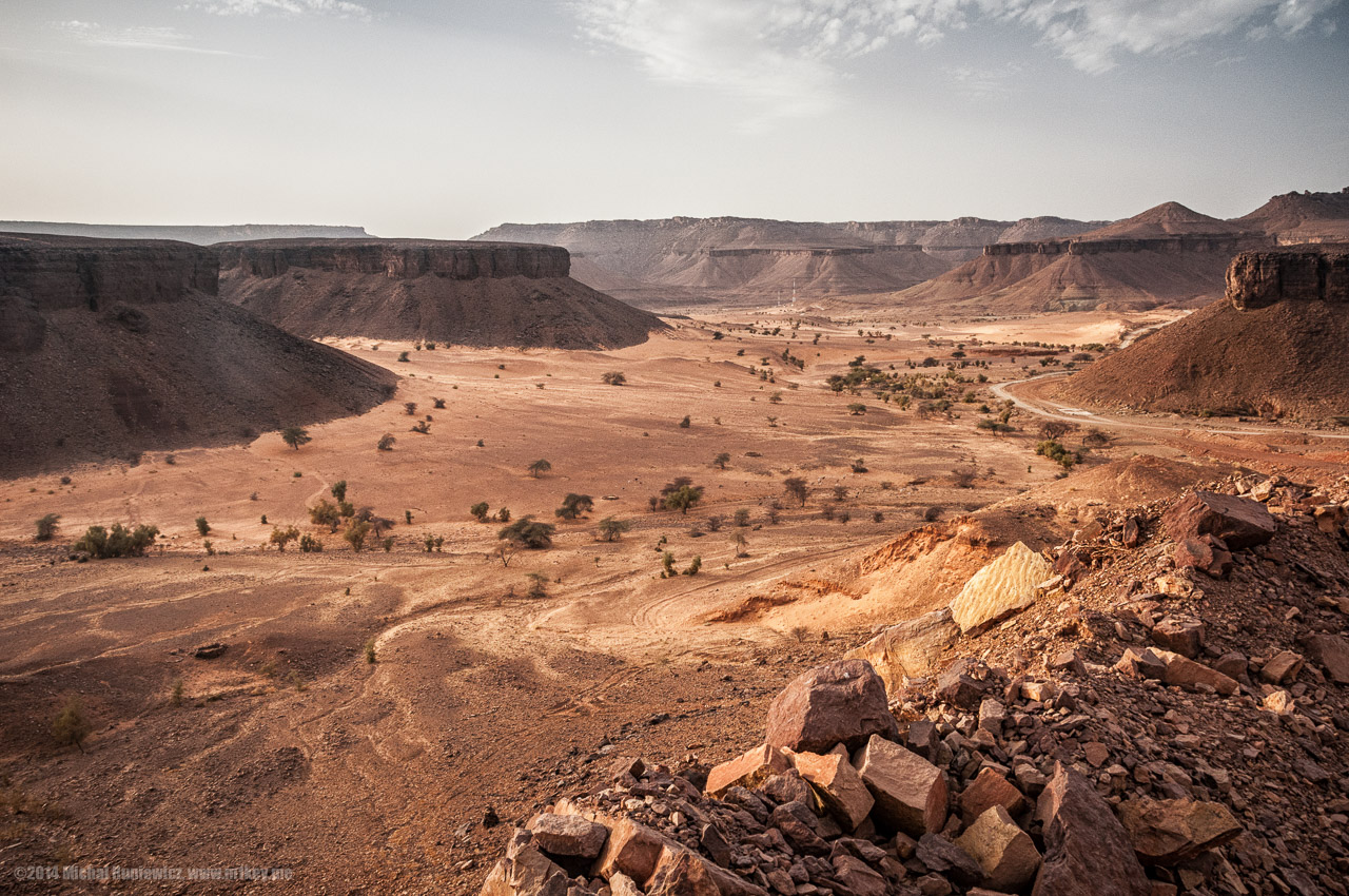 Desert valley and flat-topped mesas in the mountains near Atar, Mauritania