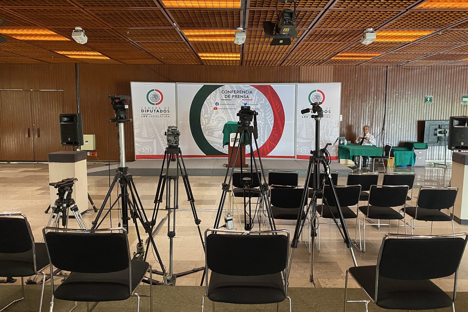 Press conference room with cameras and Chamber of Deputies banners at the San Lázaro Legislative Palace in Mexico City