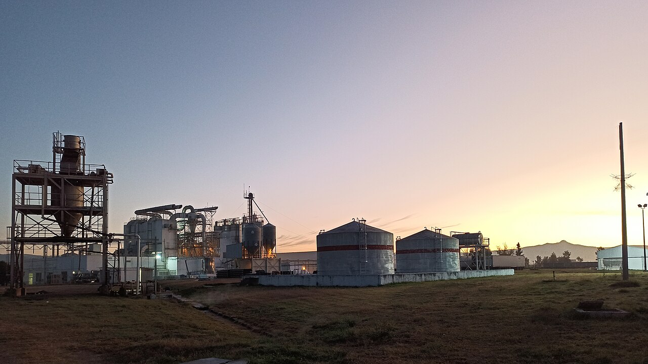 Mexico manufacturing PMI: an industrial plant in the El Bajío manufacturing corridor at Silao, Guanajuato, central Mexico, at dawn