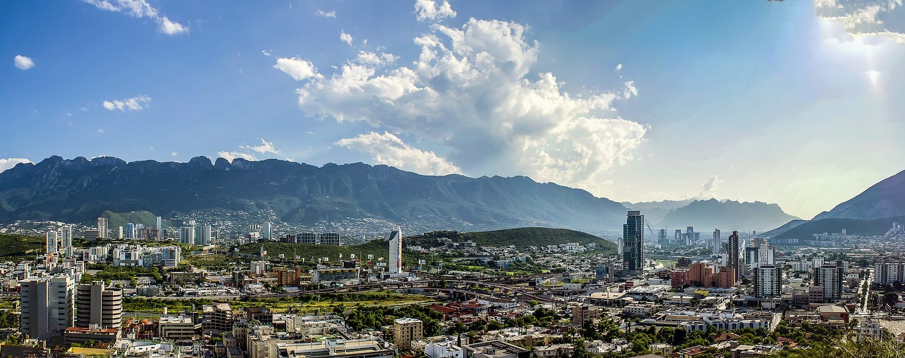 Panoramic view of the San Jerónimo district of Monterrey, Nuevo León, with the Sierra Madre behind it