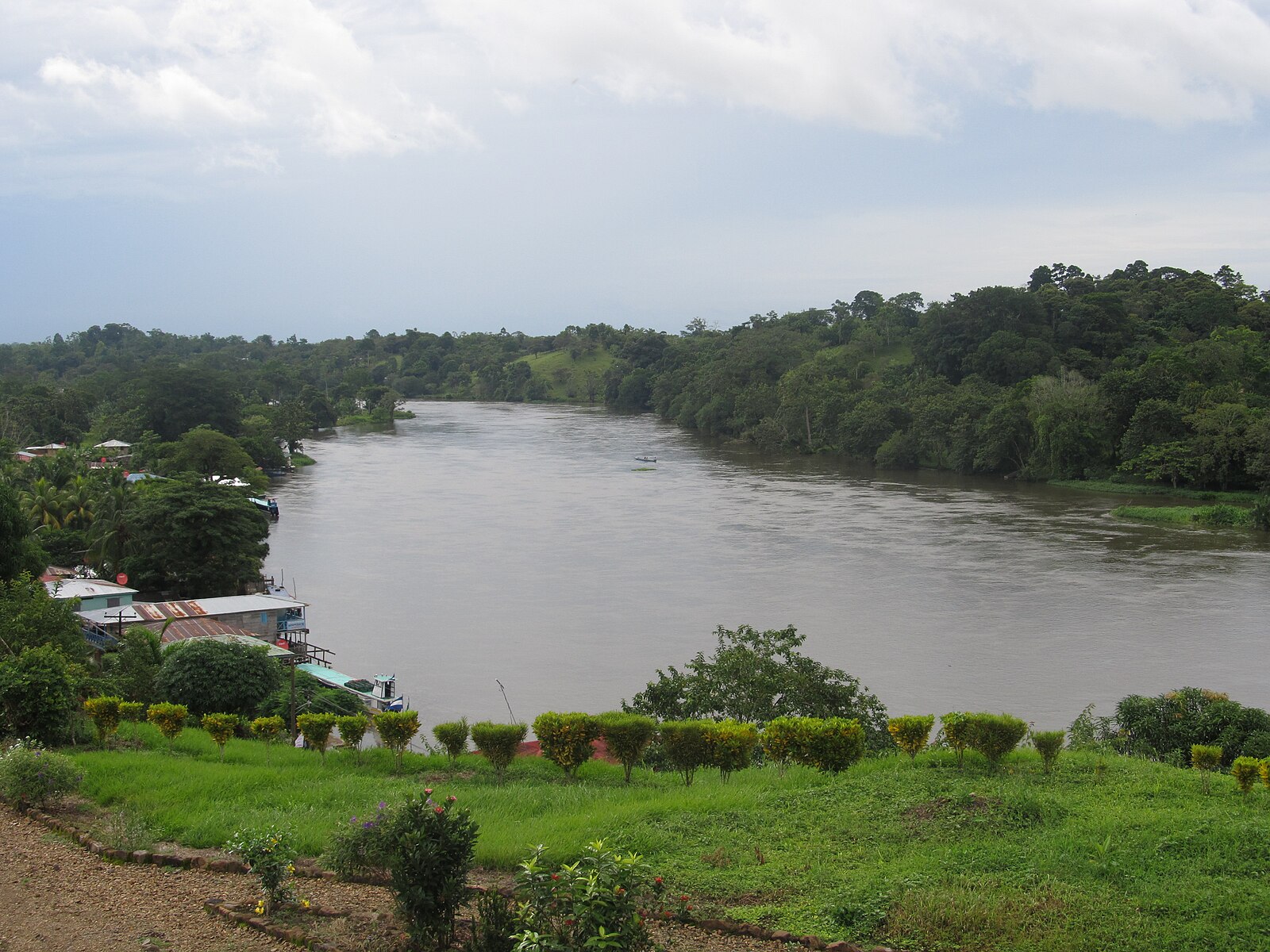 Nicaragua neighbourhood: the San Juan River at El Castillo in southern Nicaragua
