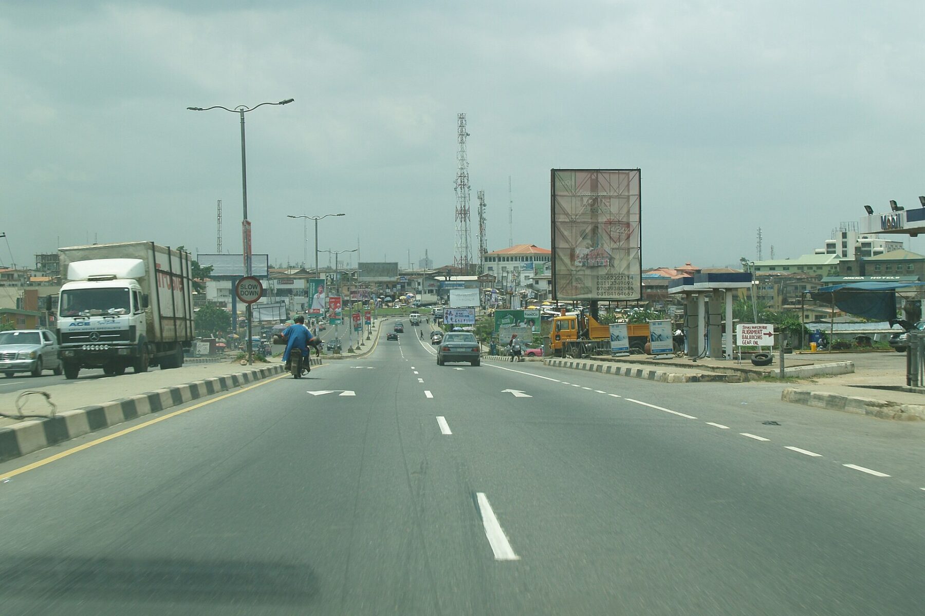Traffic on the Ojoo Expressway in Ibadan, Oyo State, Nigeria