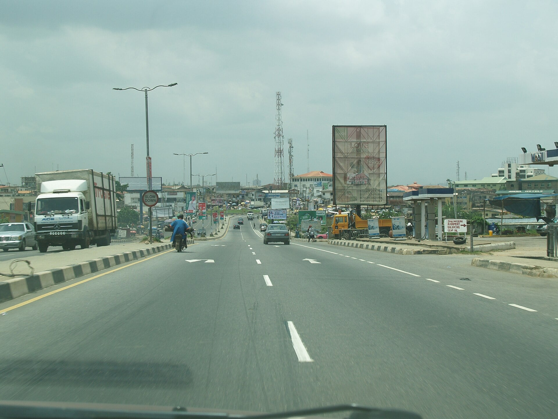 Traffic on the Ojoo Expressway in Ibadan, Oyo State, Nigeria