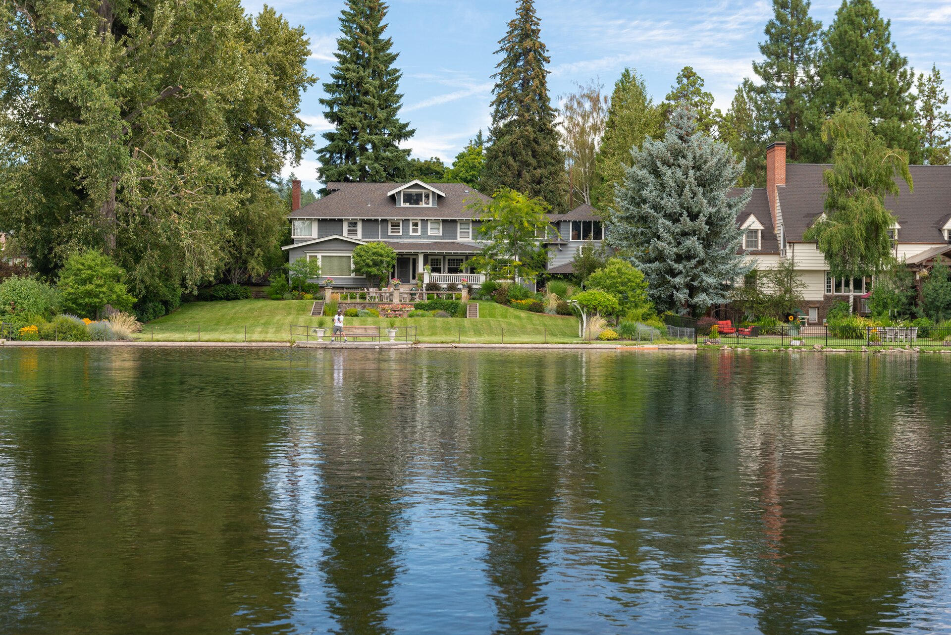 Drake Park and Mirror Pond on the Deschutes River in Bend, Oregon