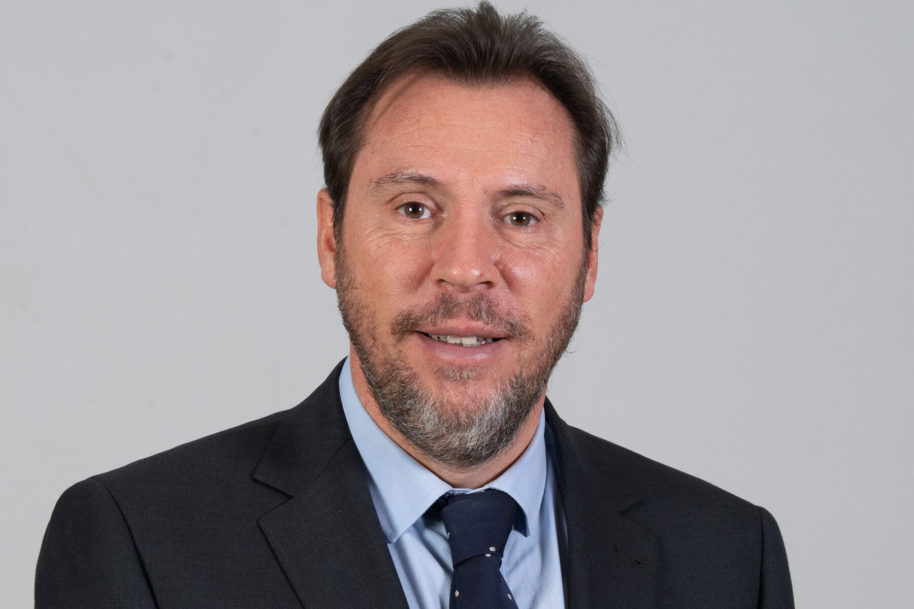 Óscar Puente, Spain's Transport Minister, in an official portrait