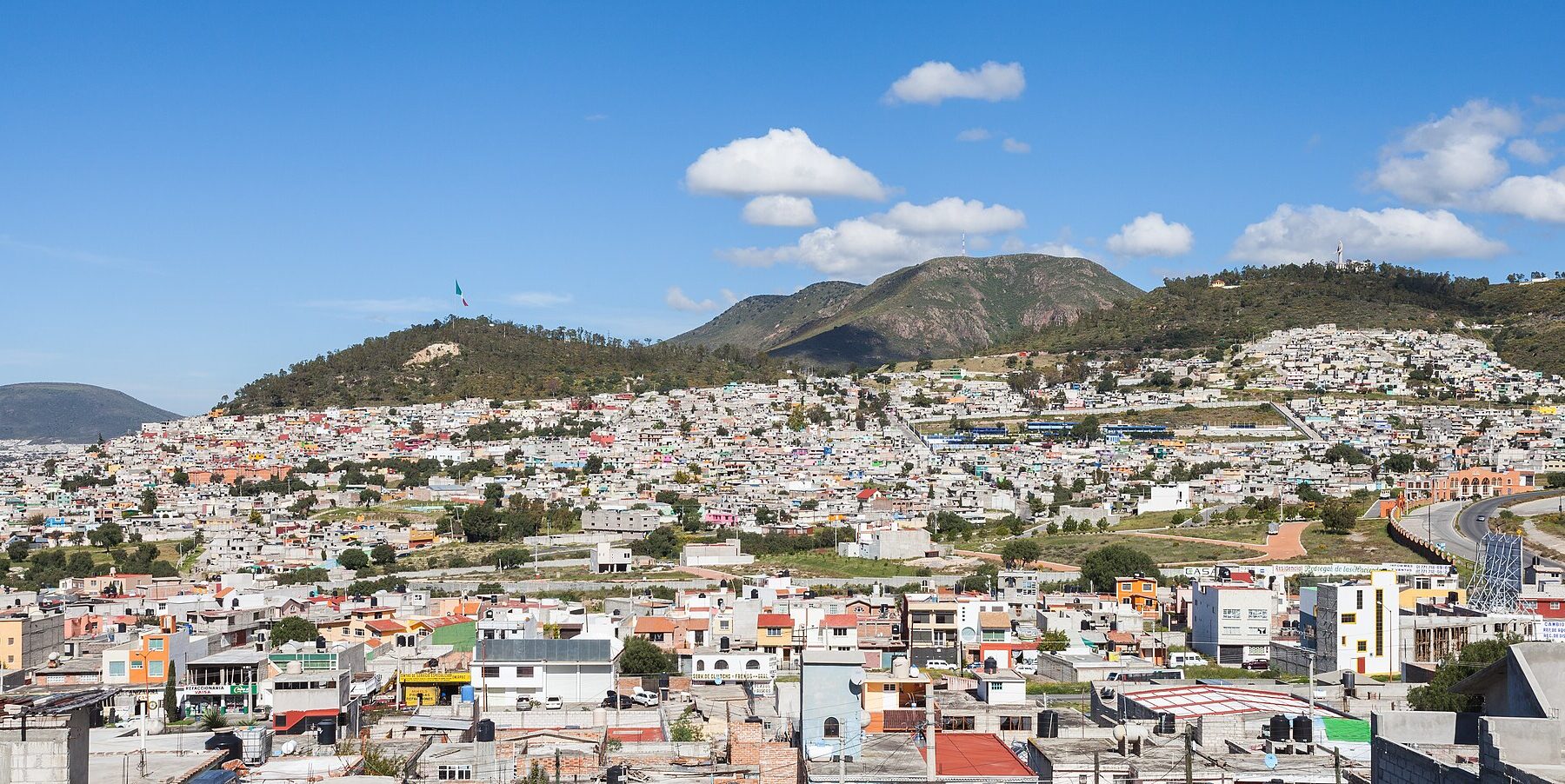 View of Pachuca, Hidalgo, with hills and houses