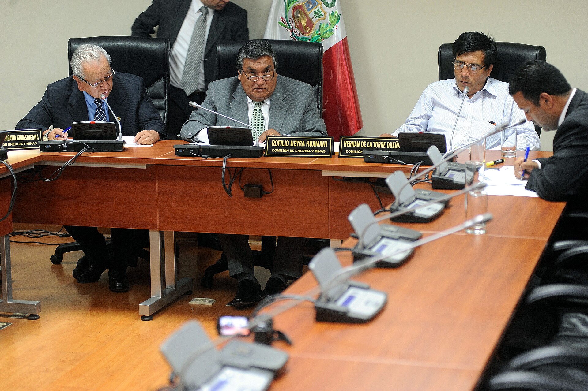 Peruvian congressional working group on hydrocarbons during a session on household natural gas in Pisco