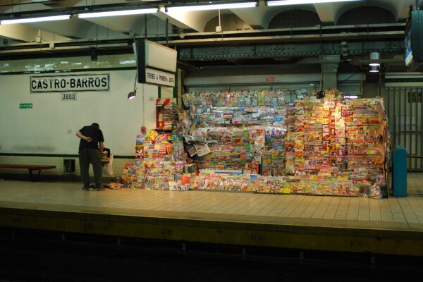 A newspaper and magazine kiosk on the platform of Castro Barros station on Line A of the Buenos Aires subway