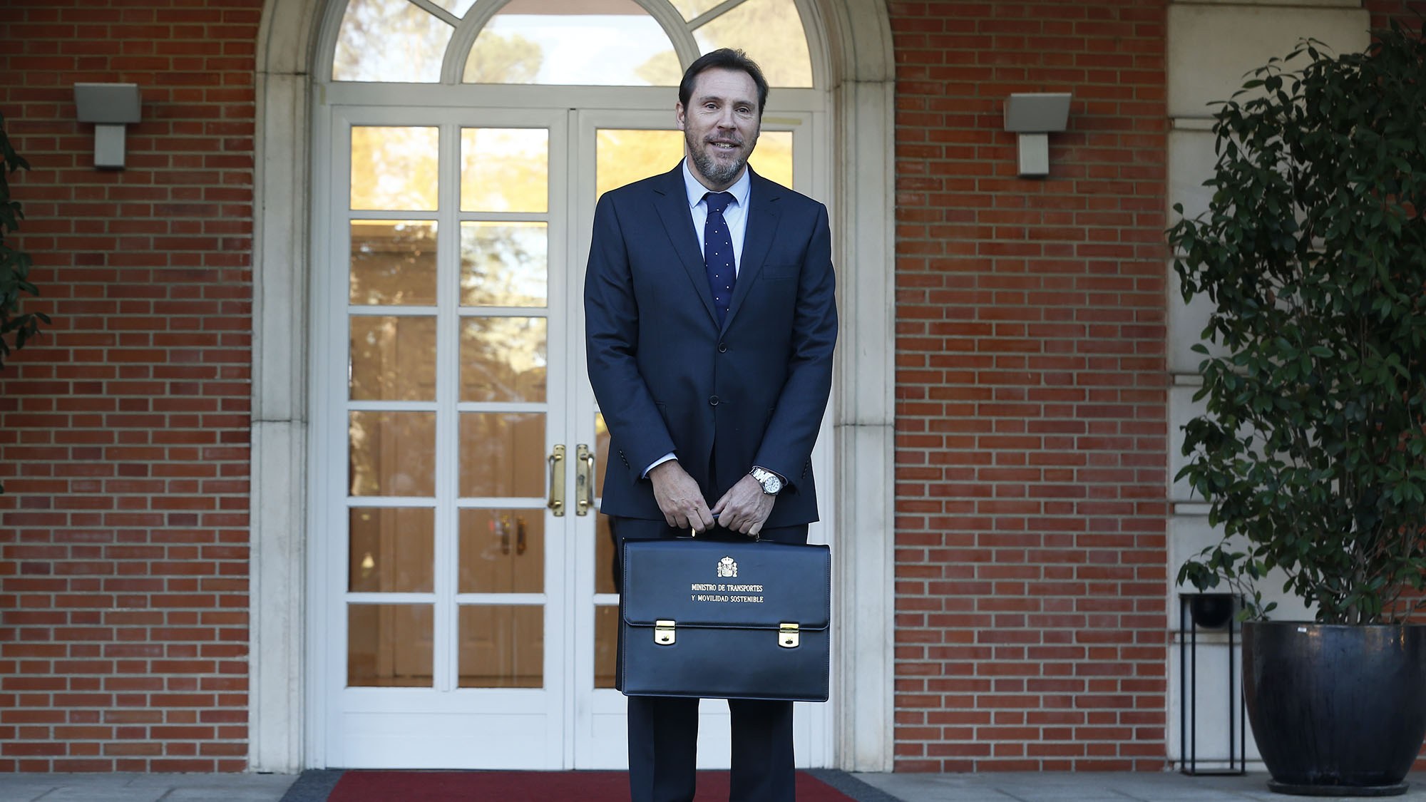 Óscar Puente, Spain’s Transport Minister, holding his ministerial briefcase