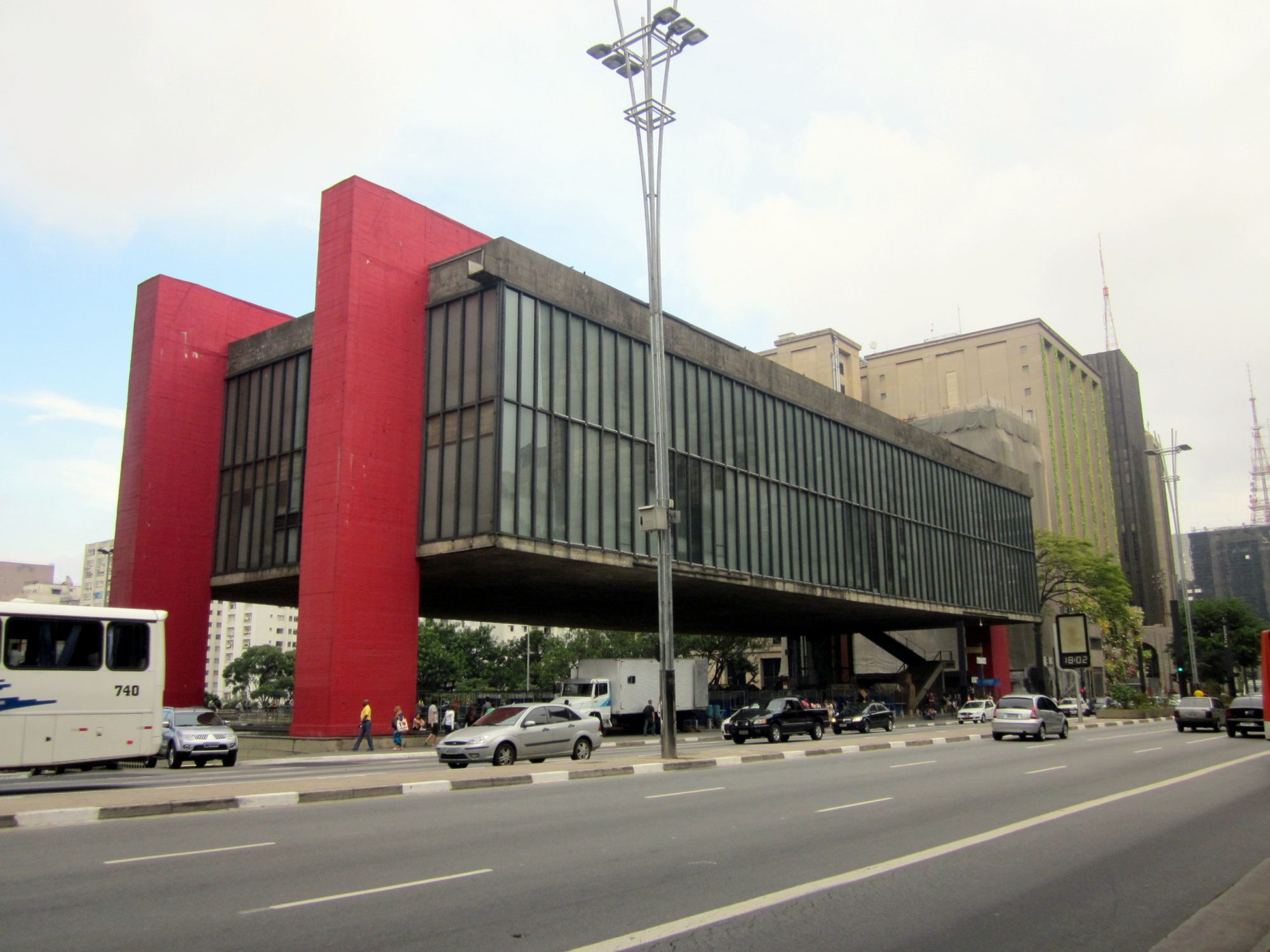 The MASP art museum on Avenida Paulista, a glass box held up by two red concrete frames.