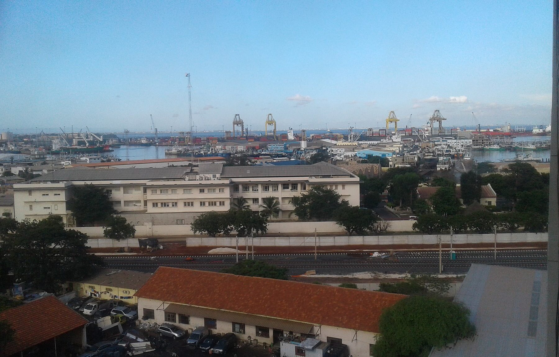 Senegal neighbourhood: the port and city of Dakar, the sea gateway for Mali