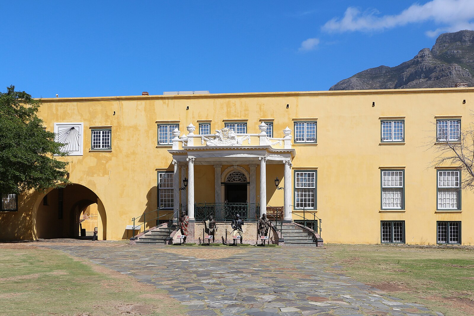 South Africa history: the Castle of Good Hope in Cape Town below Table Mountain