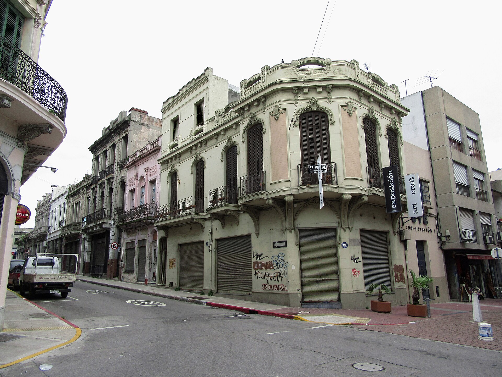 Corner of Calle Piedras and Calle Colón with 19th-century buildings in Ciudad Vieja, Montevideo, Uruguay